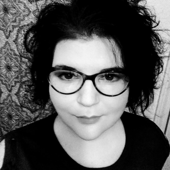 Meet your Posher, Kristy - Picture 1 of 1